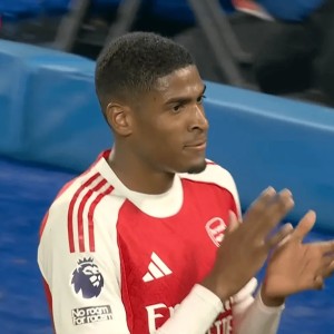 莫斯克拉本场6解围1拦截，2次犯规1次被过，对抗5胜2