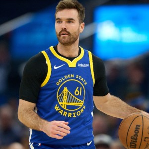 开云官方网站-勇士101-97险胜太阳 球员评价：4人优秀，2人及格，4人低迷